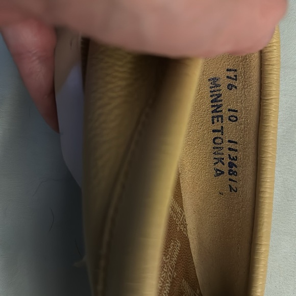 Tan beaded Minnetonka slip on moccasins - Picture 4 of 6